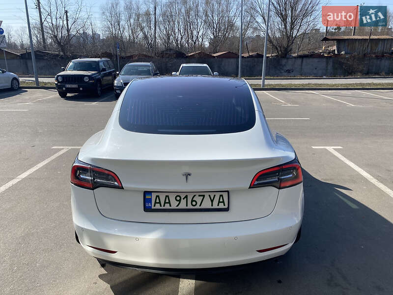 Седан Tesla Model 3 2018 в Киеве