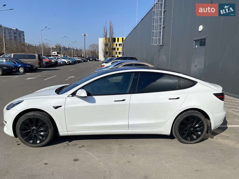 Седан Tesla Model 3 2018 в Киеве