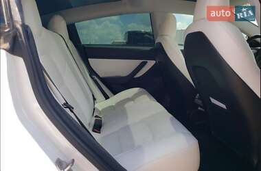 Седан Tesla Model 3 2020 в 