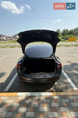 Седан Tesla Model 3 2018 в 