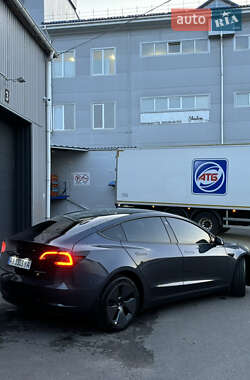 Седан Tesla Model 3 2023 в 