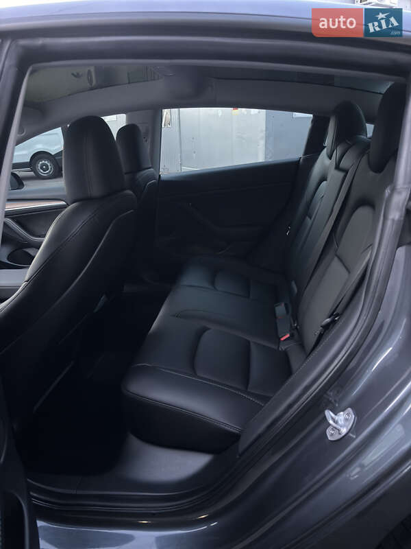 Седан Tesla Model 3 2023 в Белой Церкви