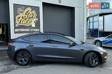 Седан Tesla Model 3 2023 в 