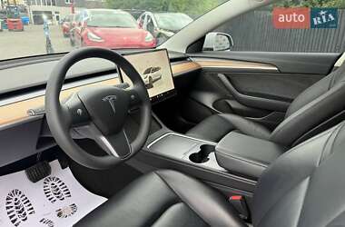Седан Tesla Model 3 2022 в 