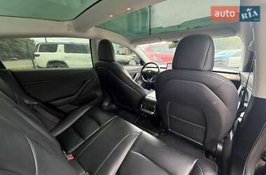 Седан Tesla Model 3 2019 в 