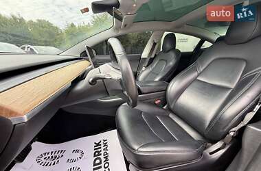 Седан Tesla Model 3 2019 в 