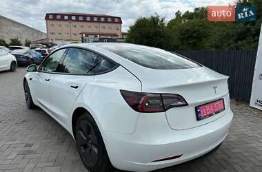 Седан Tesla Model 3 2023 в 