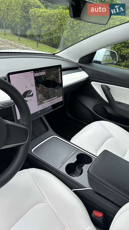 Седан Tesla Model 3 2021 в Днепре