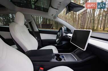 Седан Tesla Model 3 2020 в 