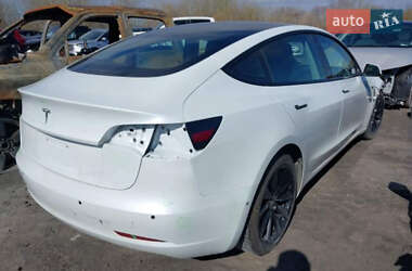 Седан Tesla Model 3 2021 в 