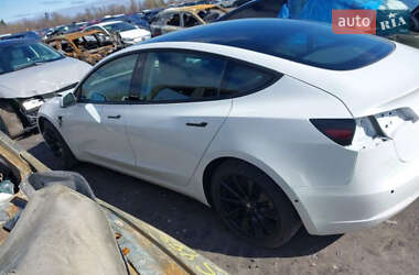 Седан Tesla Model 3 2021 в 