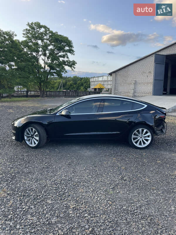 Седан Tesla Model 3 2019 в Луцке