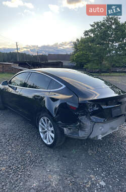 Седан Tesla Model 3 2019 в 