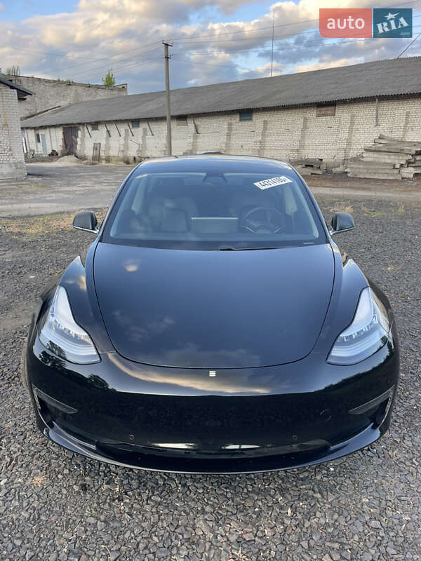 Седан Tesla Model 3 2019 в Луцке