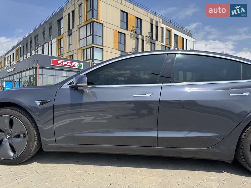 Седан Tesla Model 3 2020 в Луцке