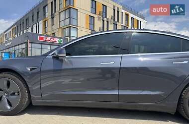 Седан Tesla Model 3 2020 в 