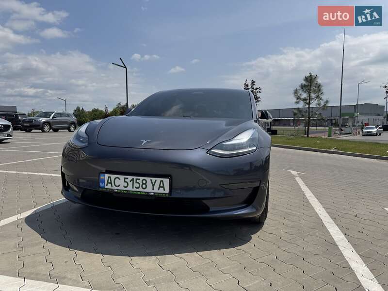 Седан Tesla Model 3 2020 в Луцке