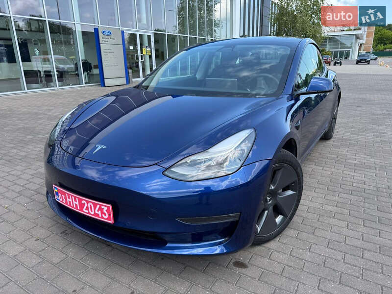 Седан Tesla Model 3 2020 в 