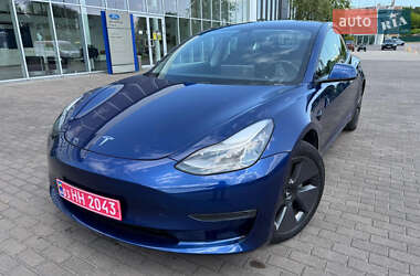 Седан Tesla Model 3 2020 в 