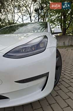 Седан Tesla Model 3 2021 в Львове