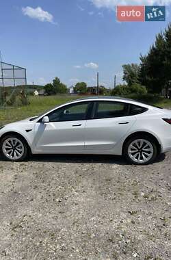 Седан Tesla Model 3 2023 в 
