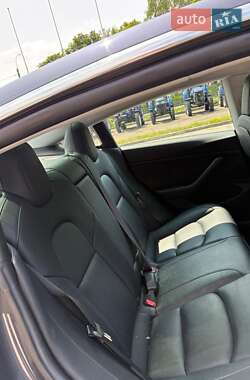 Седан Tesla Model 3 2019 в 