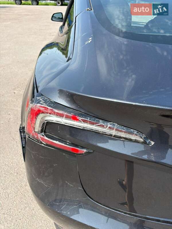 Седан Tesla Model 3 2024 в Ровно