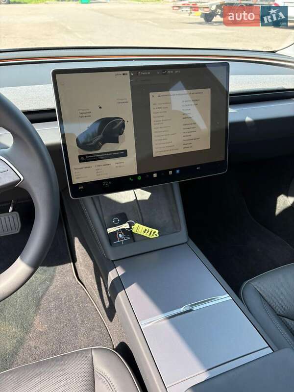Седан Tesla Model 3 2024 в Ровно