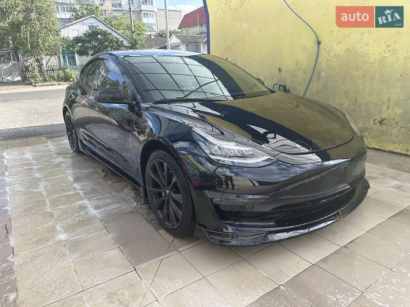 Седан Tesla Model 3 2018 в Первомайске