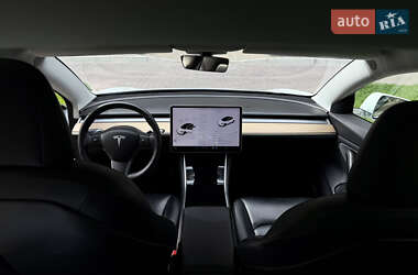 Седан Tesla Model 3 2019 в 