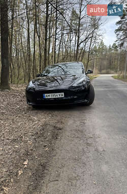 Седан Tesla Model 3 2023 в Житомирі