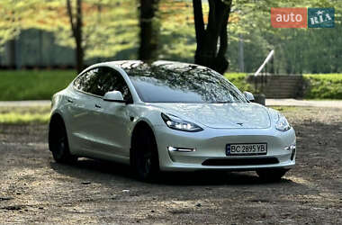 Седан Tesla Model 3 2022 в Львове