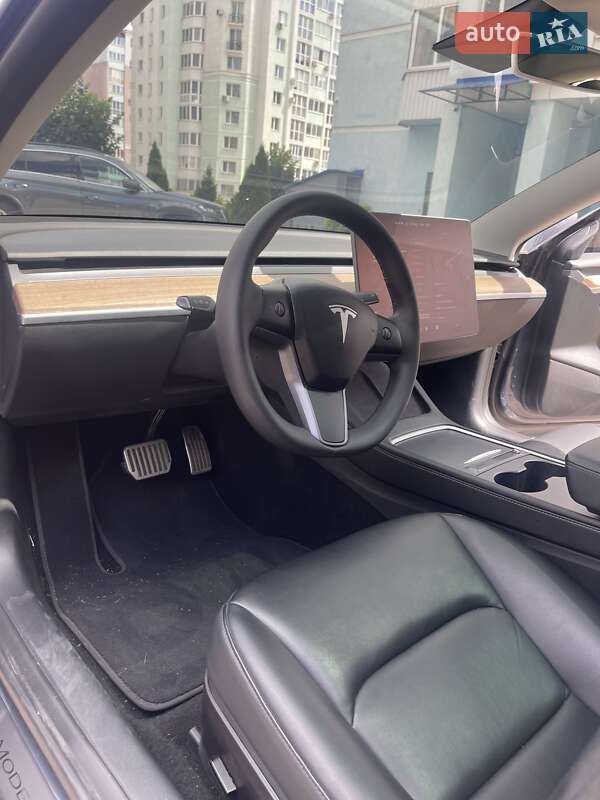 Седан Tesla Model 3 2022 в Полтаве
