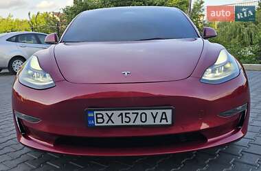 Седан Tesla Model 3 2021 в 