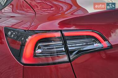 Седан Tesla Model 3 2021 в 