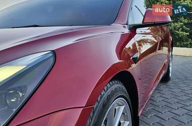 Седан Tesla Model 3 2021 в 
