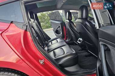 Седан Tesla Model 3 2021 в 