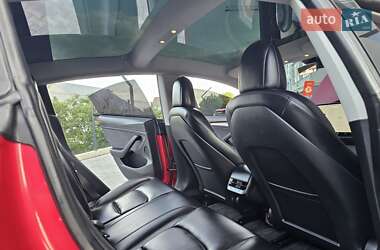 Седан Tesla Model 3 2021 в 