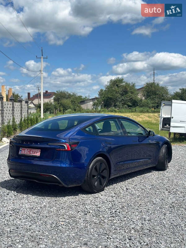 Седан Tesla Model 3 2024 в Дубно