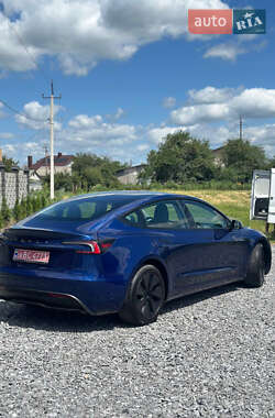 Седан Tesla Model 3 2024 в 
