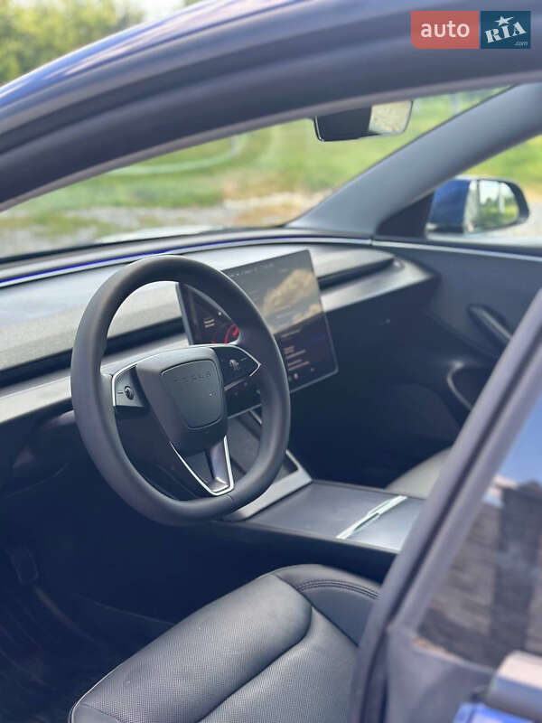 Седан Tesla Model 3 2024 в Дубно