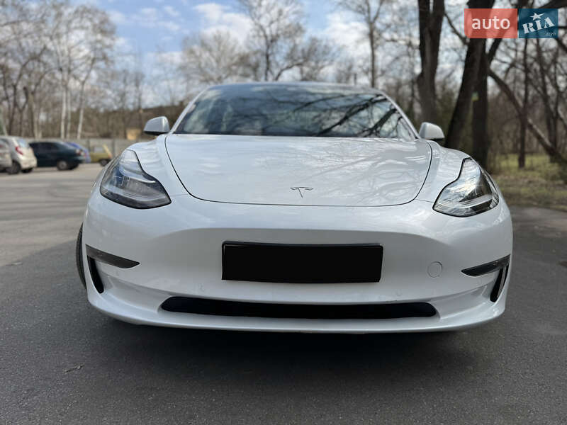 Седан Tesla Model 3 2022 в Дніпрі