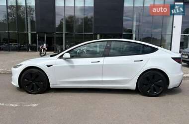 Седан Tesla Model 3 2024 в 