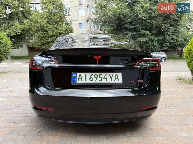 Седан Tesla Model 3 2020 в Києві