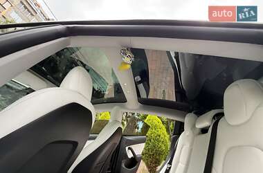 Седан Tesla Model 3 2020 в 