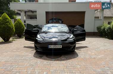Седан Tesla Model 3 2020 в 