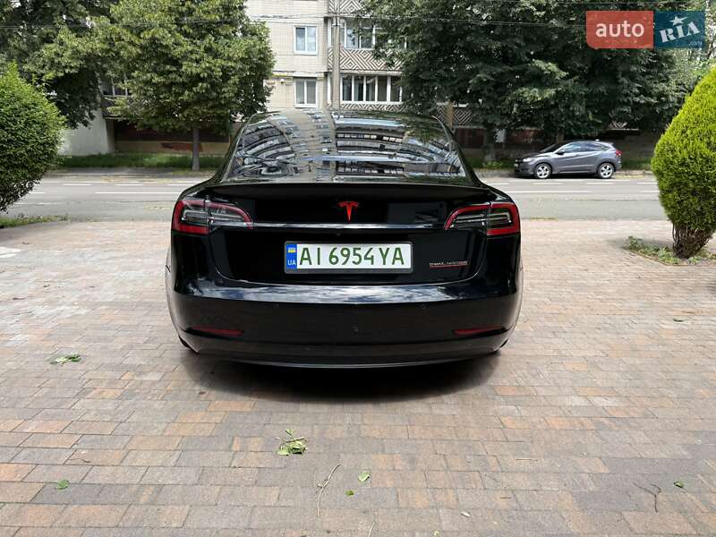 Седан Tesla Model 3 2020 в Києві