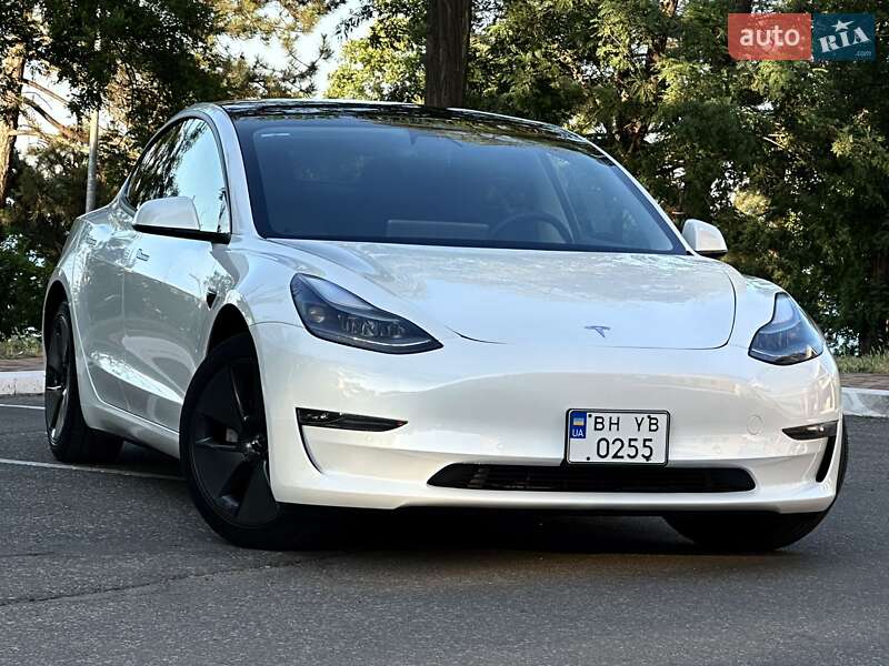 Седан Tesla Model 3 2021 в Одессе