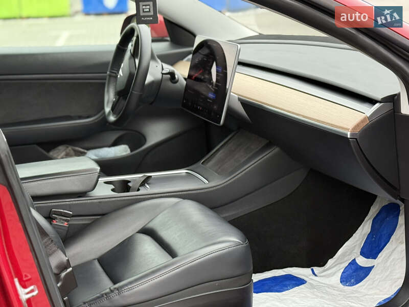 Седан Tesla Model 3 2020 в Коломые