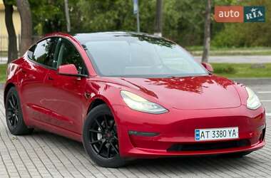 Седан Tesla Model 3 2020 в 